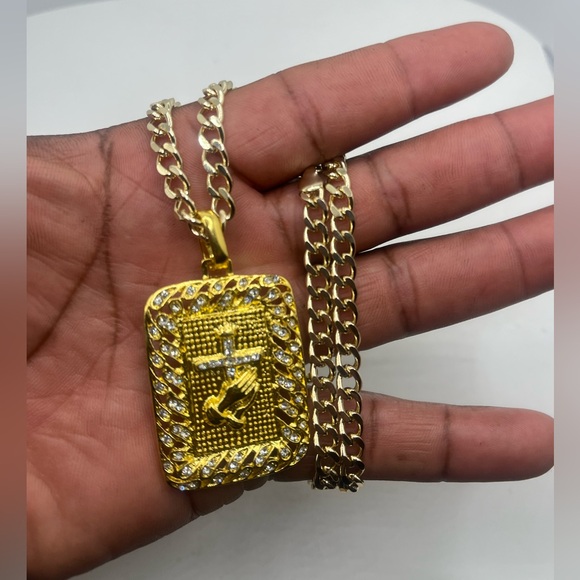 Gold filled Pendant Necklace with Praying Hands and Cross - Picture 1 of 4